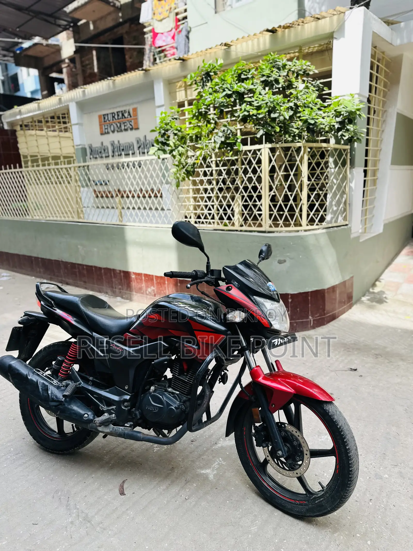 Hero Hunk 2022 Red