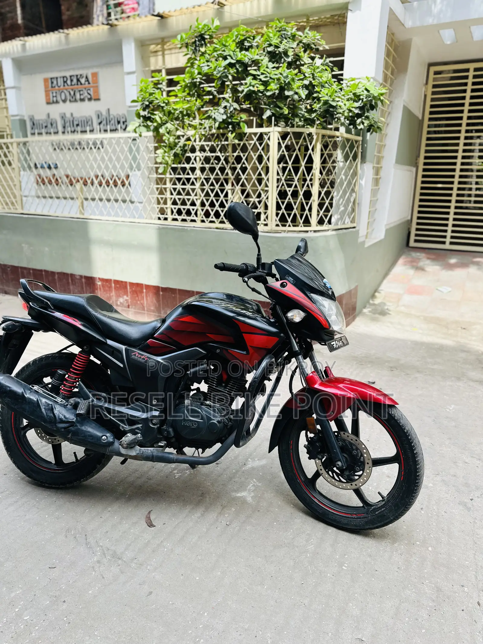 Hero Hunk 2022 Red