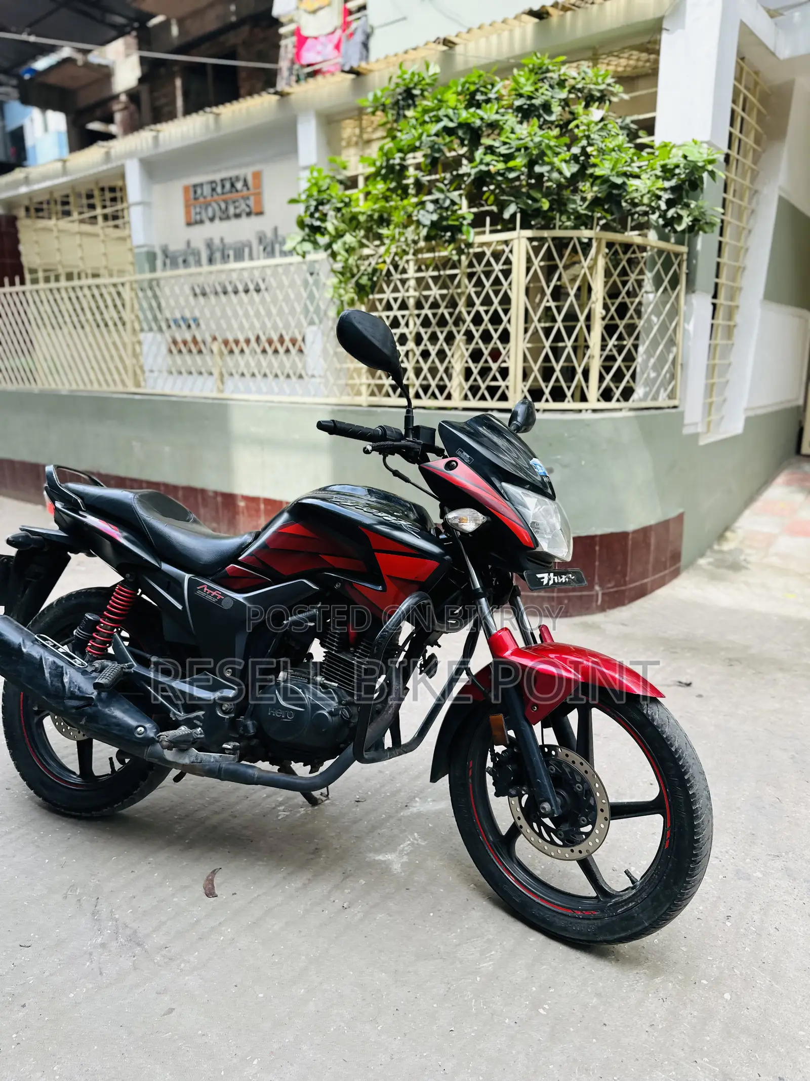 Hero Hunk 2022 Red