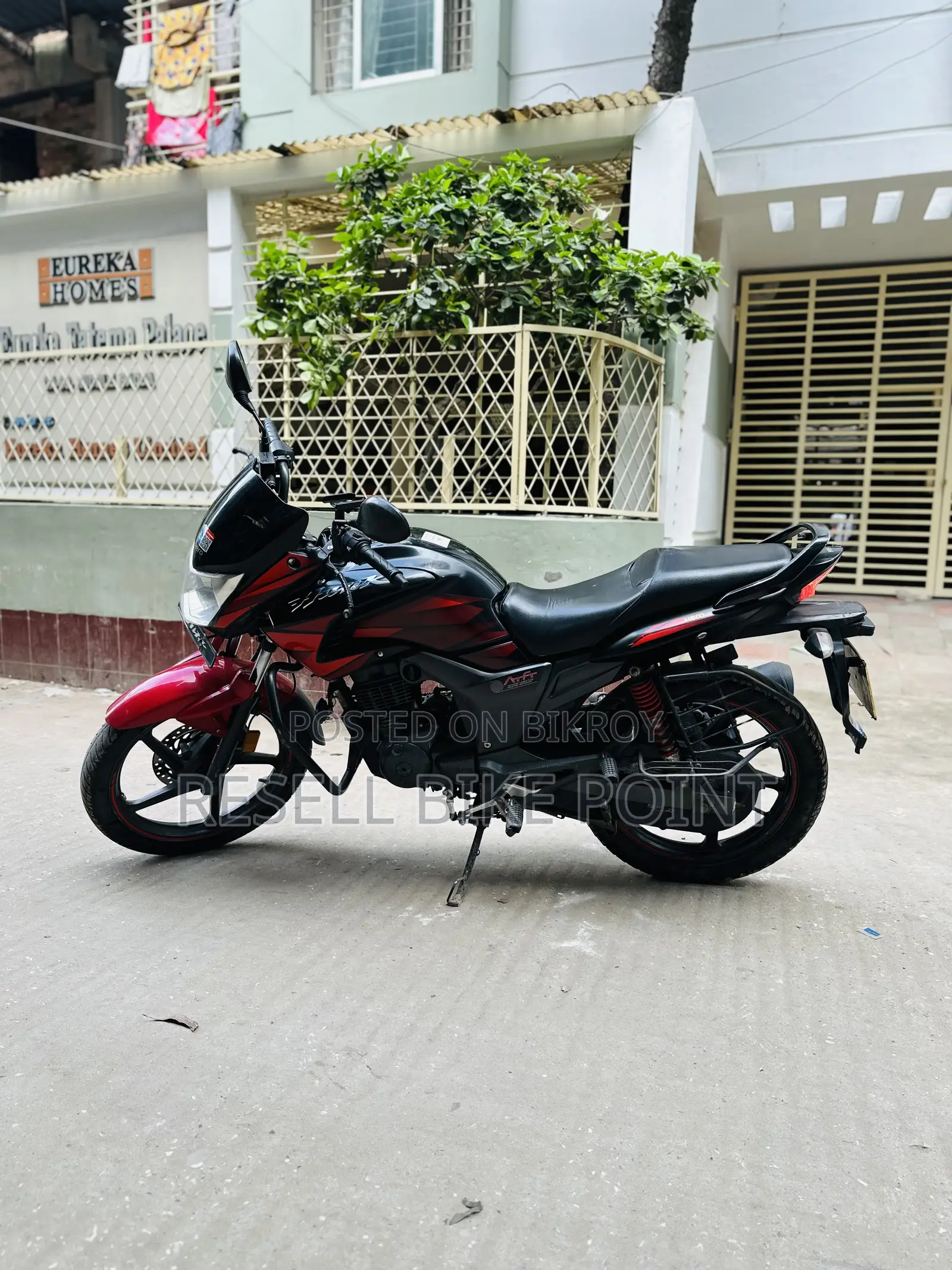 Hero Hunk 2022 Red