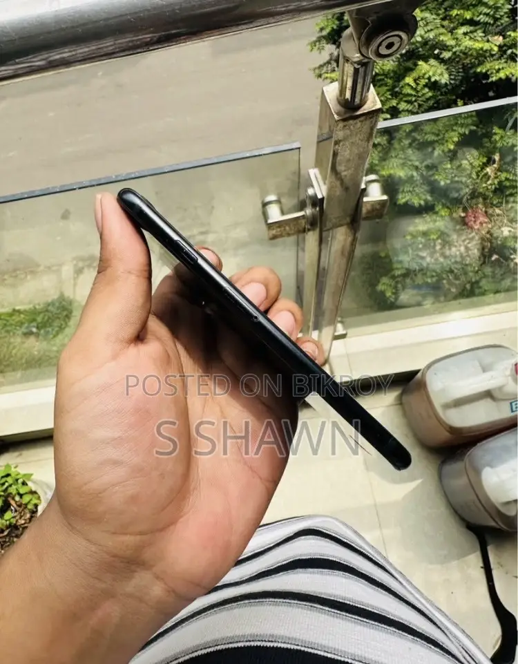 অ্যাপল আইফোন এসই (২০২২) ১২৮ জিবি কালো