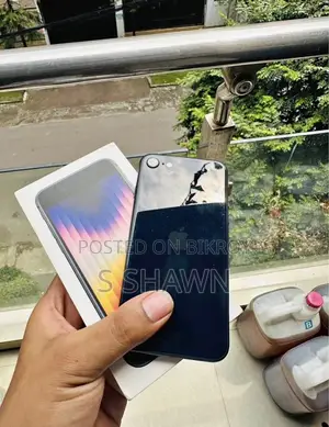 অ্যাপল আইফোন এসই (২০২২) ১২৮ জিবি কালো