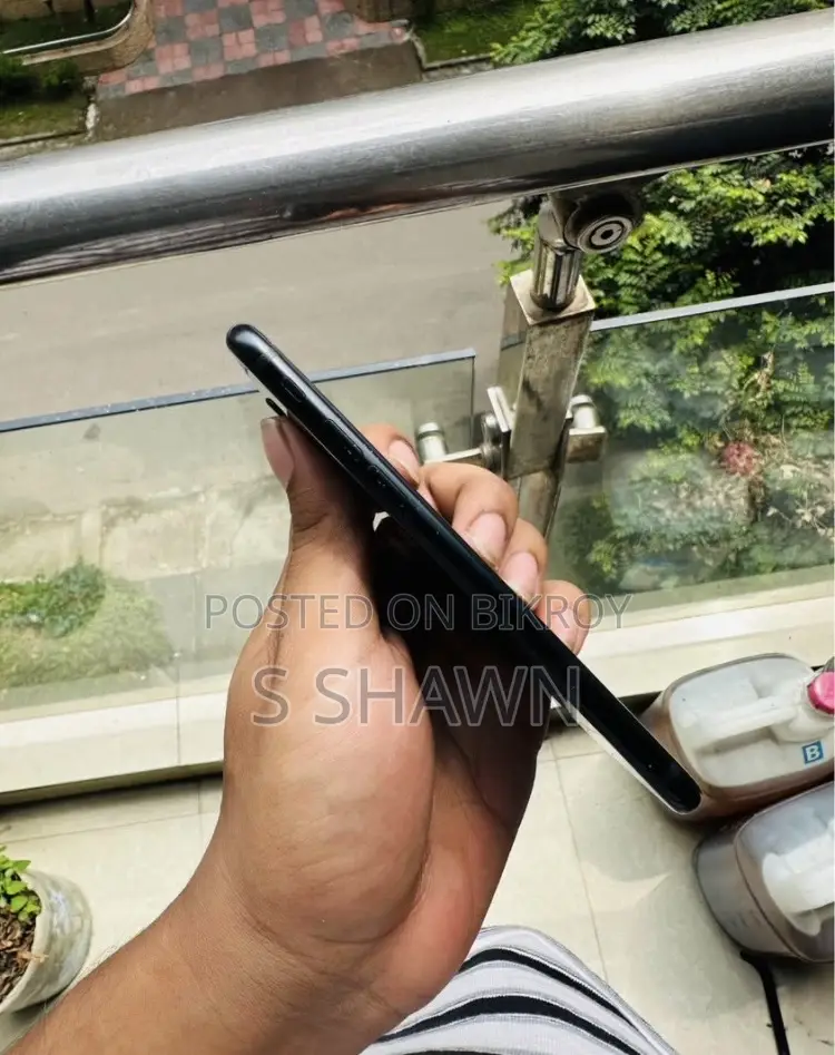 অ্যাপল আইফোন এসই (২০২২) ১২৮ জিবি কালো
