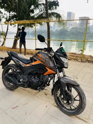 Honda Hornet 2020 Orange