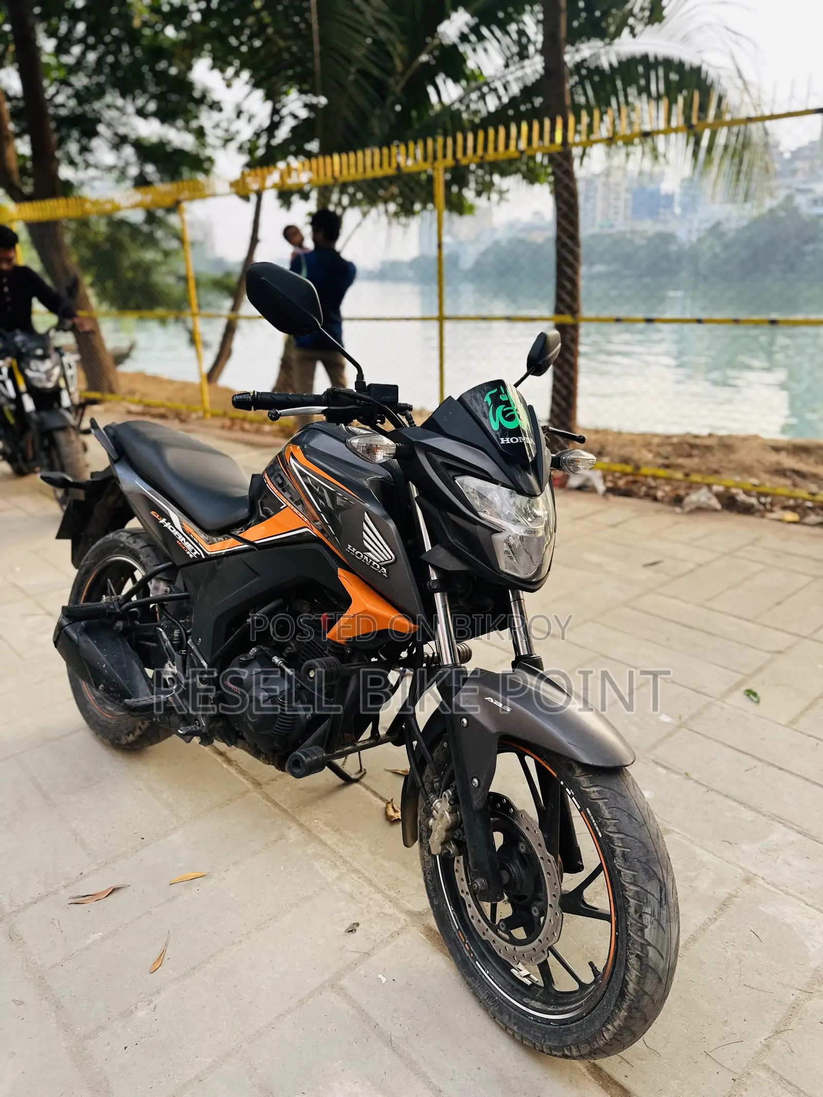 Honda Hornet 2020 Orange
