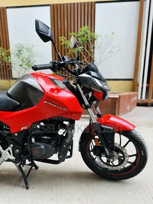 Hero Thriller 160R 2025 Red