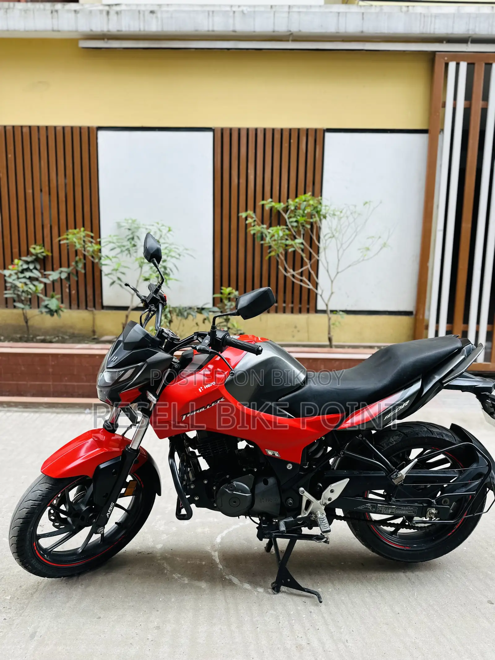 Hero Thriller 160R 2025 Red