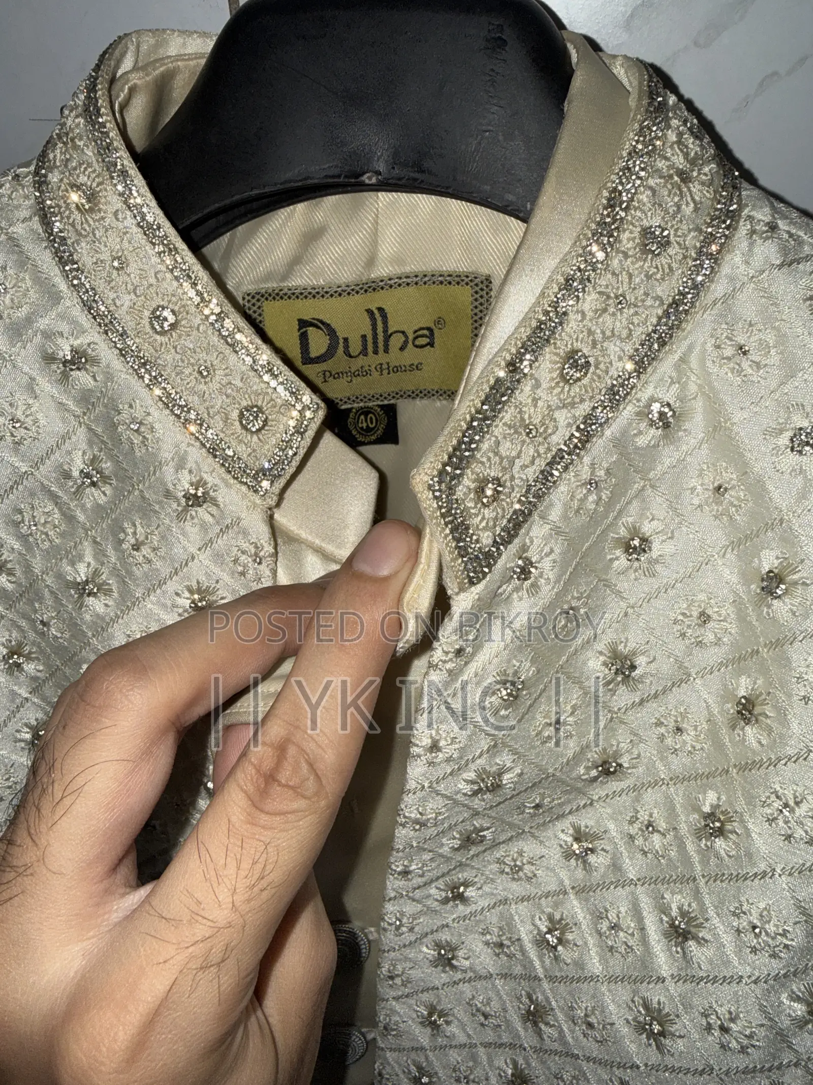 Dulha থেকে বিলাসবহুল শেরওয়ানি