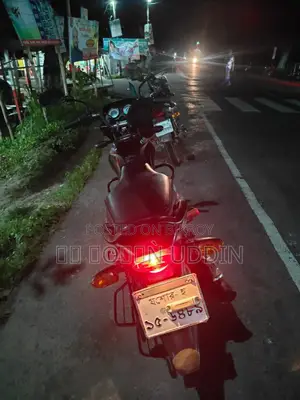 বাজাজ পিলাটিনা ১০০ ২০১৬ ব্ল্যাক