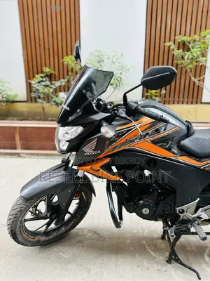Honda Hornet 2021 Orange