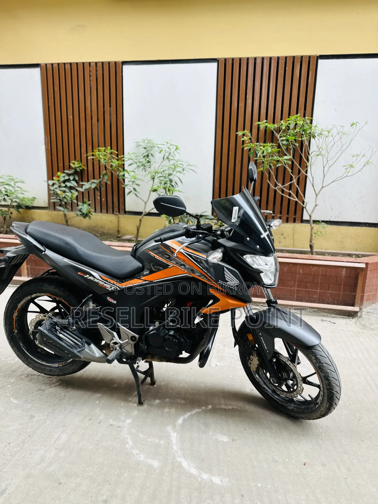Honda Hornet 2021 Orange