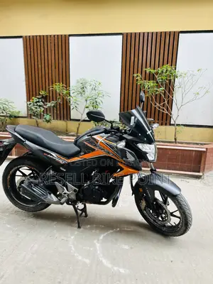 Honda Hornet 2021 Orange