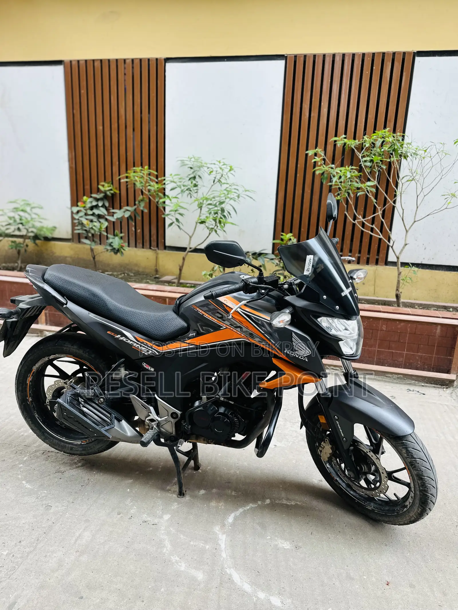 Honda Hornet 2021 Orange