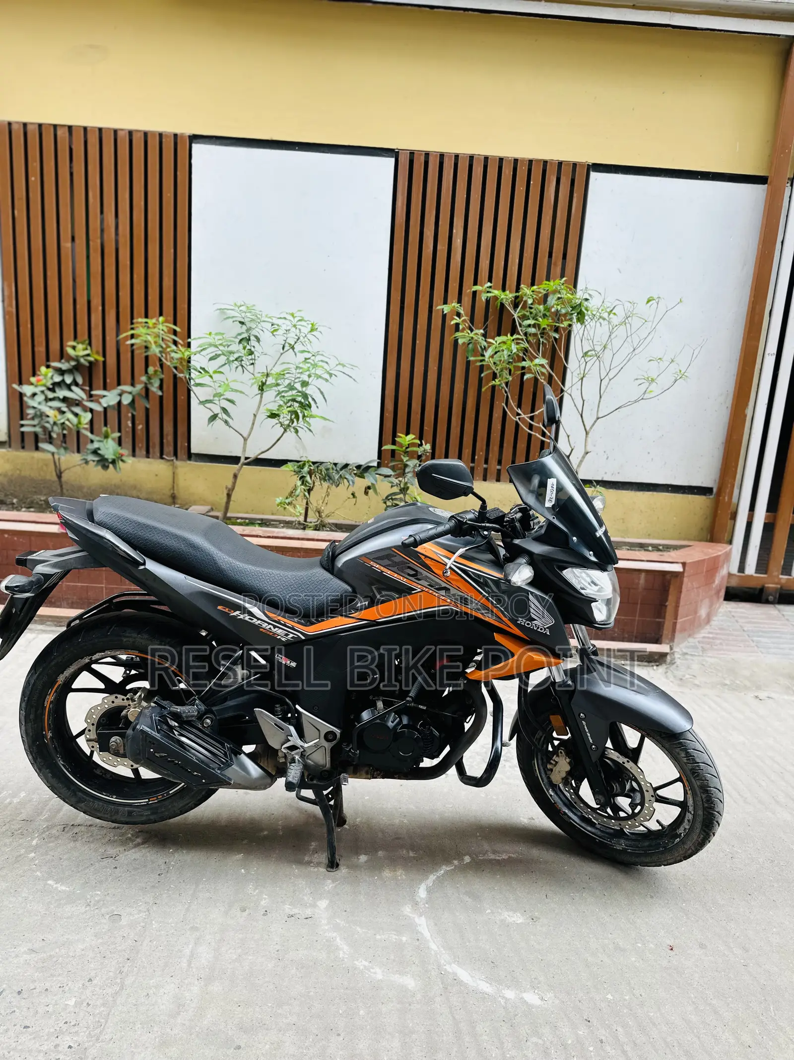 Honda Hornet 2021 Orange