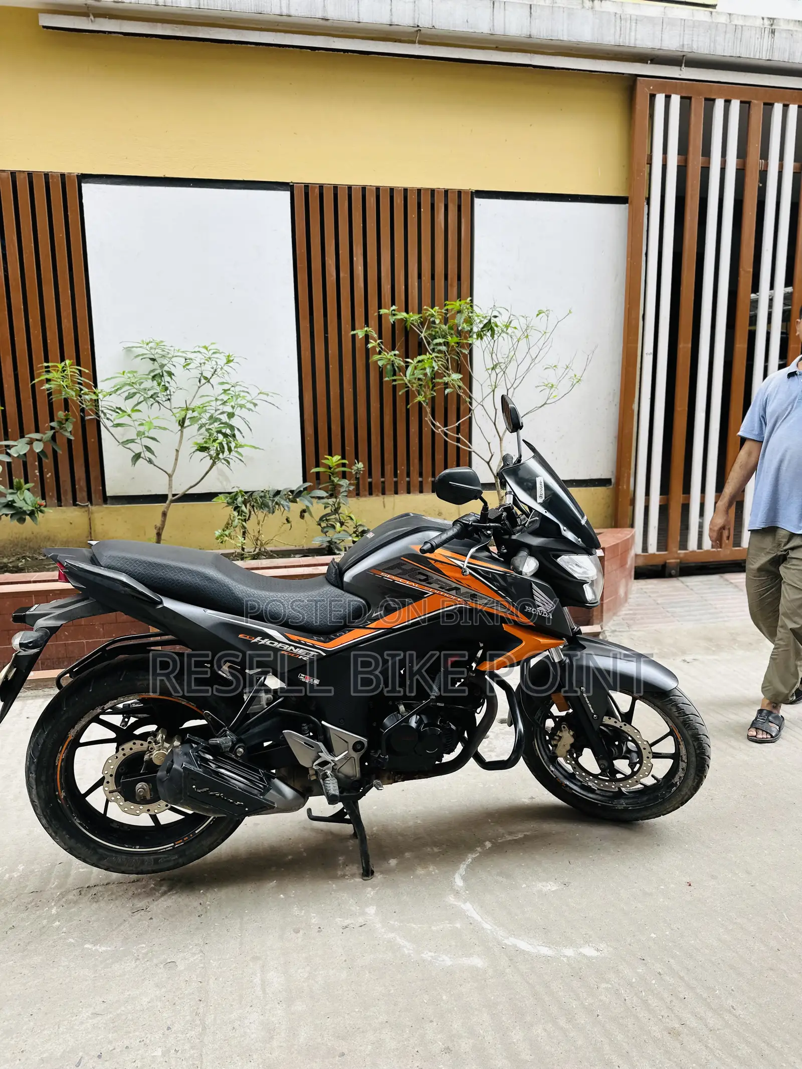 Honda Hornet 2021 Orange