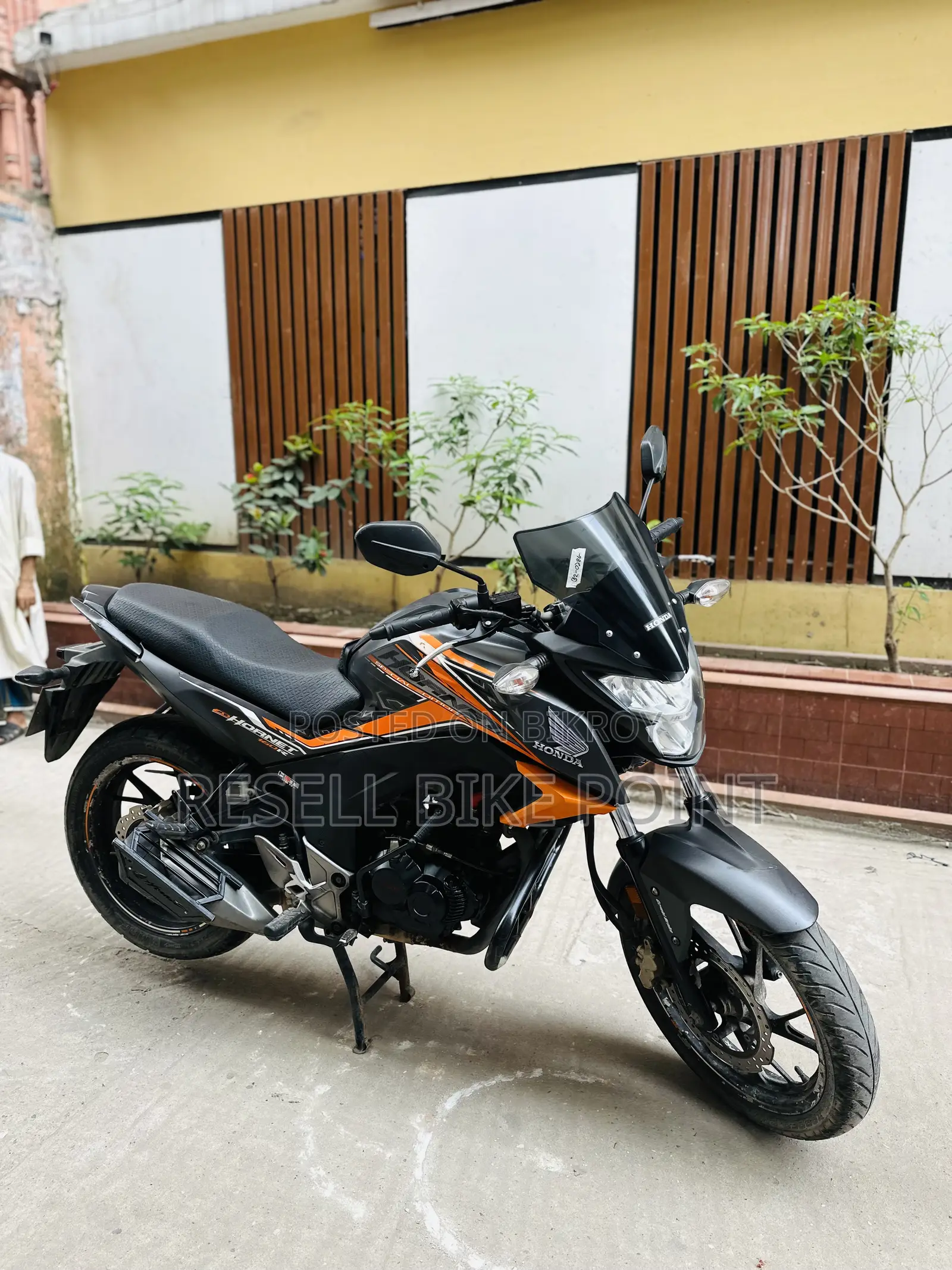 Honda Hornet 2021 Orange