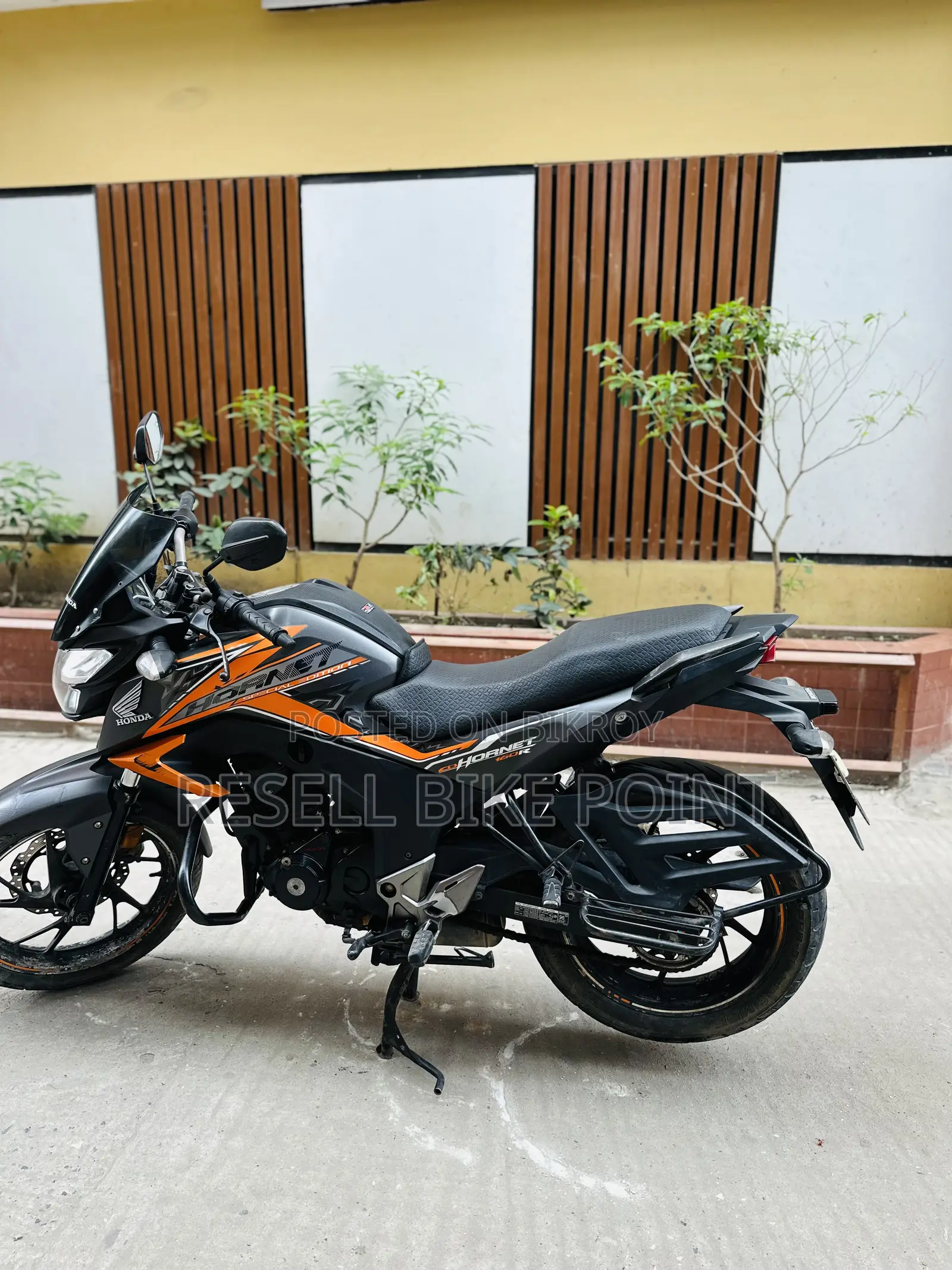 Honda Hornet 2021 Orange