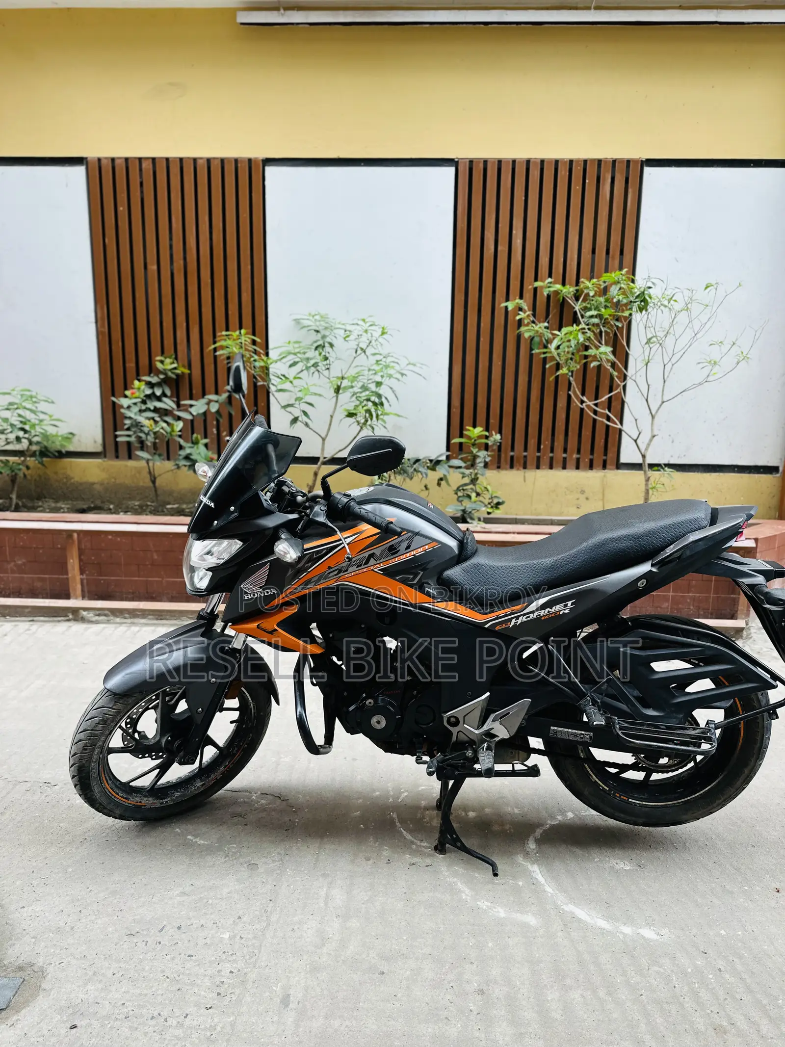 Honda Hornet 2021 Orange