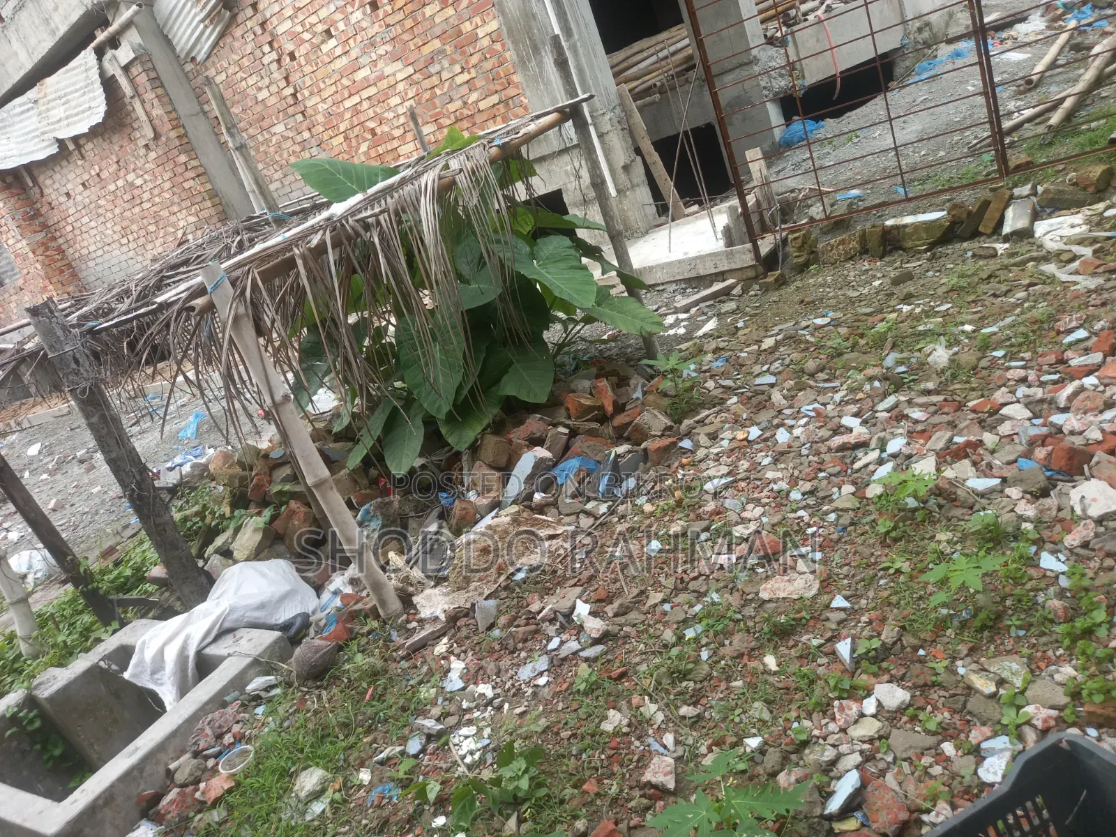৫.৫ শতাংশ জমি বিক্রয় আবাসিক এরিয়ায়
