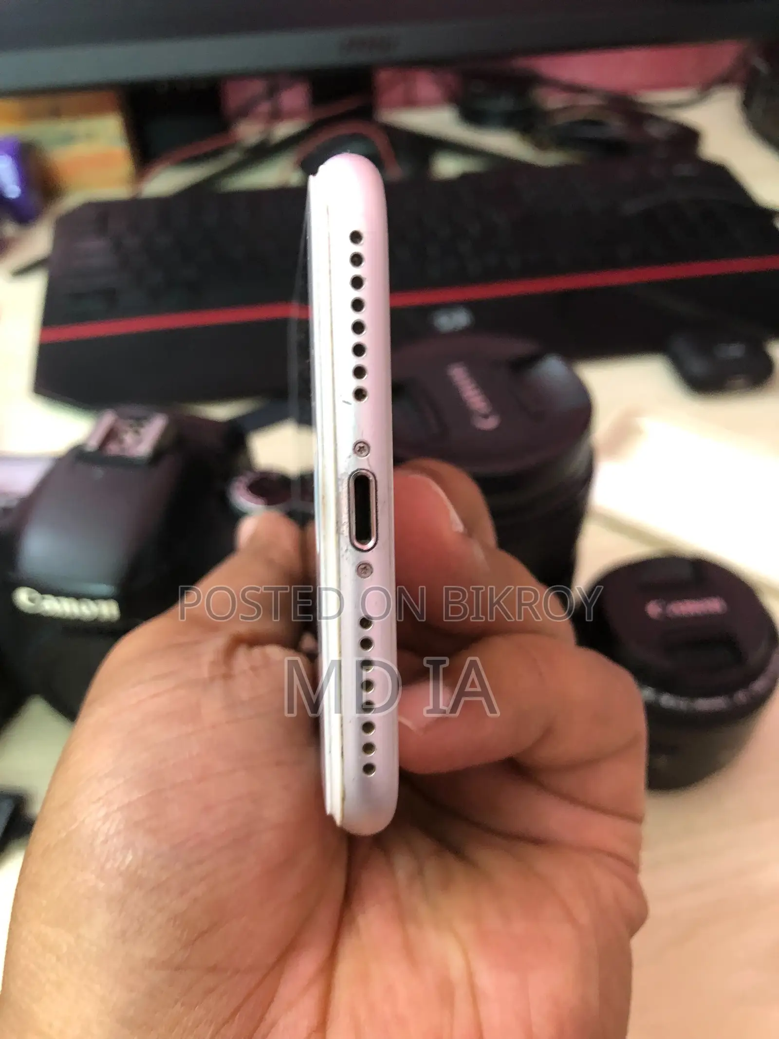 অ্যাপল আইফোন ৭ প্লাস ১২৮ জিবি হোয়াইট