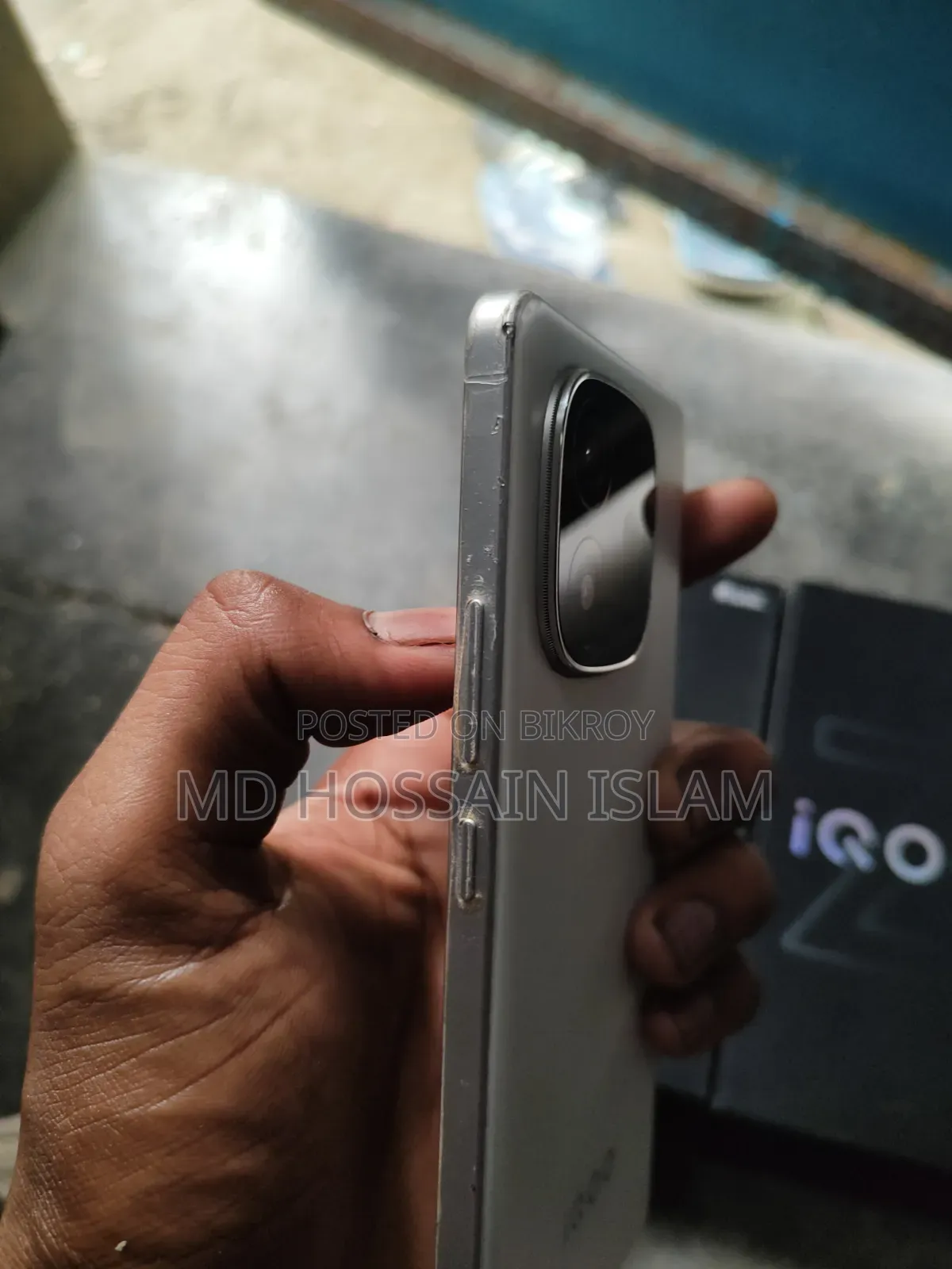 iQOO 256 GB White