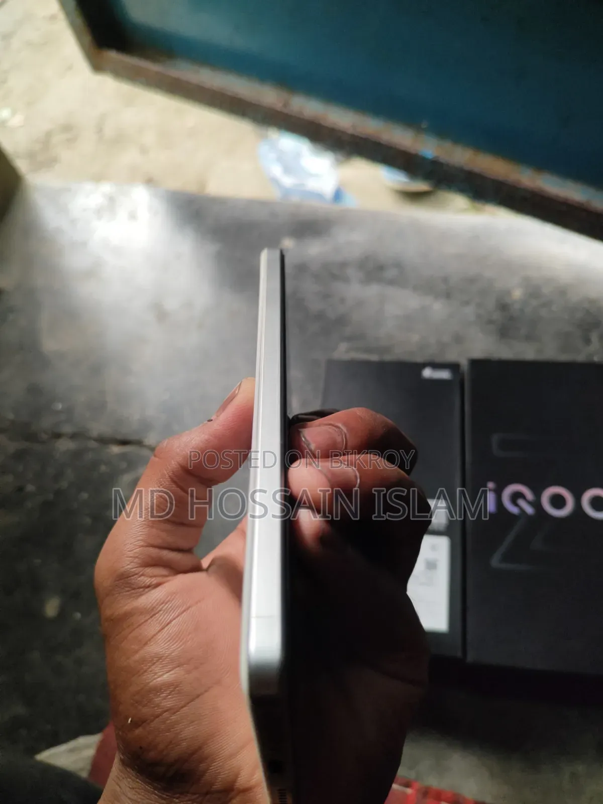 iQOO 256 GB White