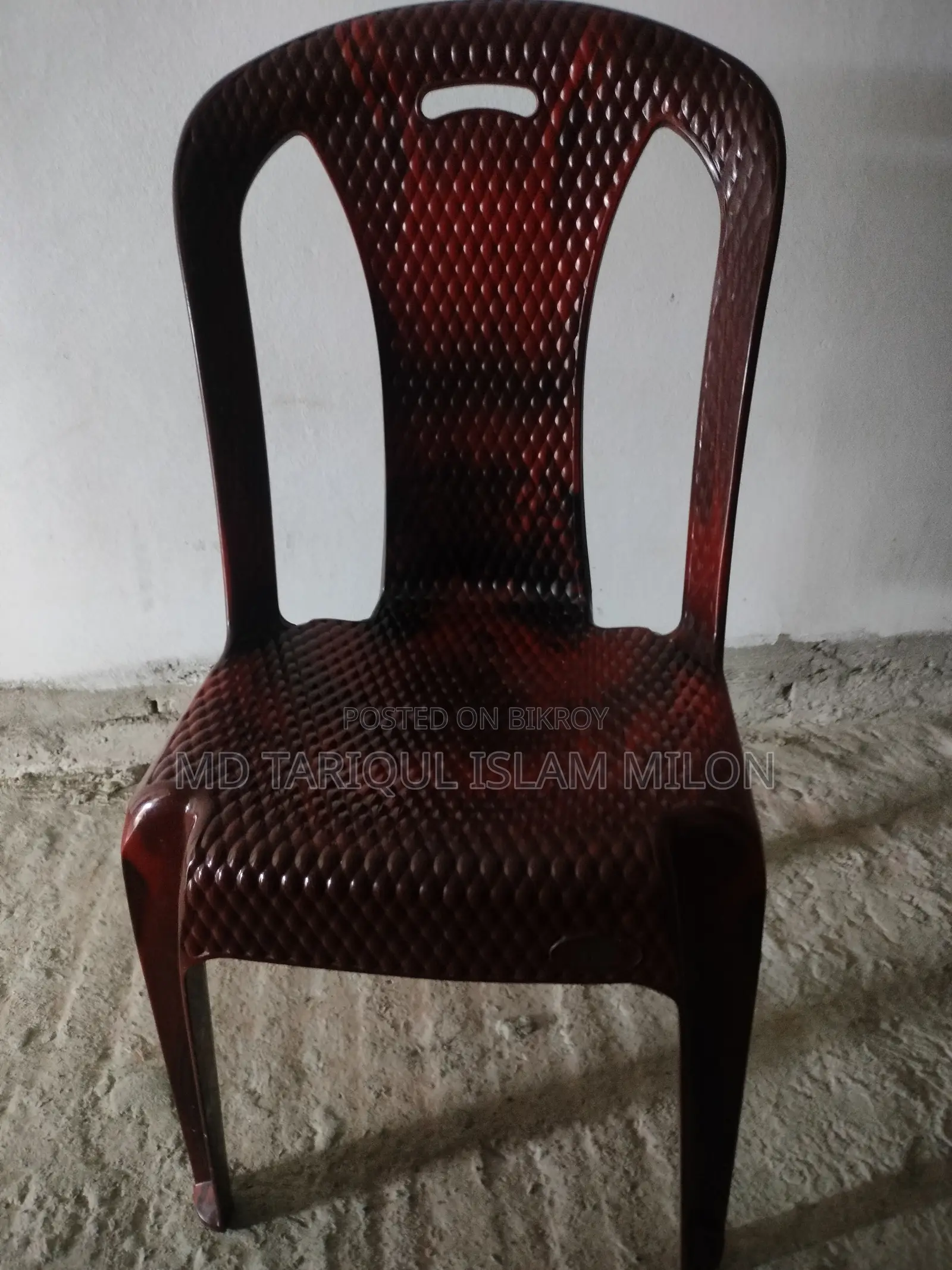প্লাস্টিকের চেয়ার