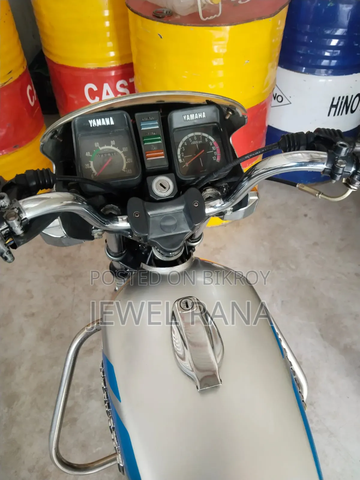 New Yamaha 2001 Silver