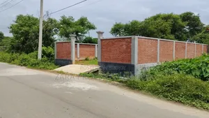 ১০ নং সেক্টরে ১৫০ রোডের সাথে ৫ কাঠা