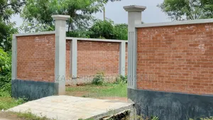 ১০ নং সেক্টরে ১৫০ রোডের সাথে ৫ কাঠা