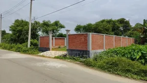 ১০ নং সেক্টরে ১৫০ রোডের সাথে ৫ কাঠা