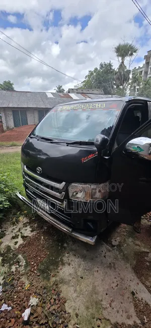 টয়োটা নোহা ২০০৬ কালো