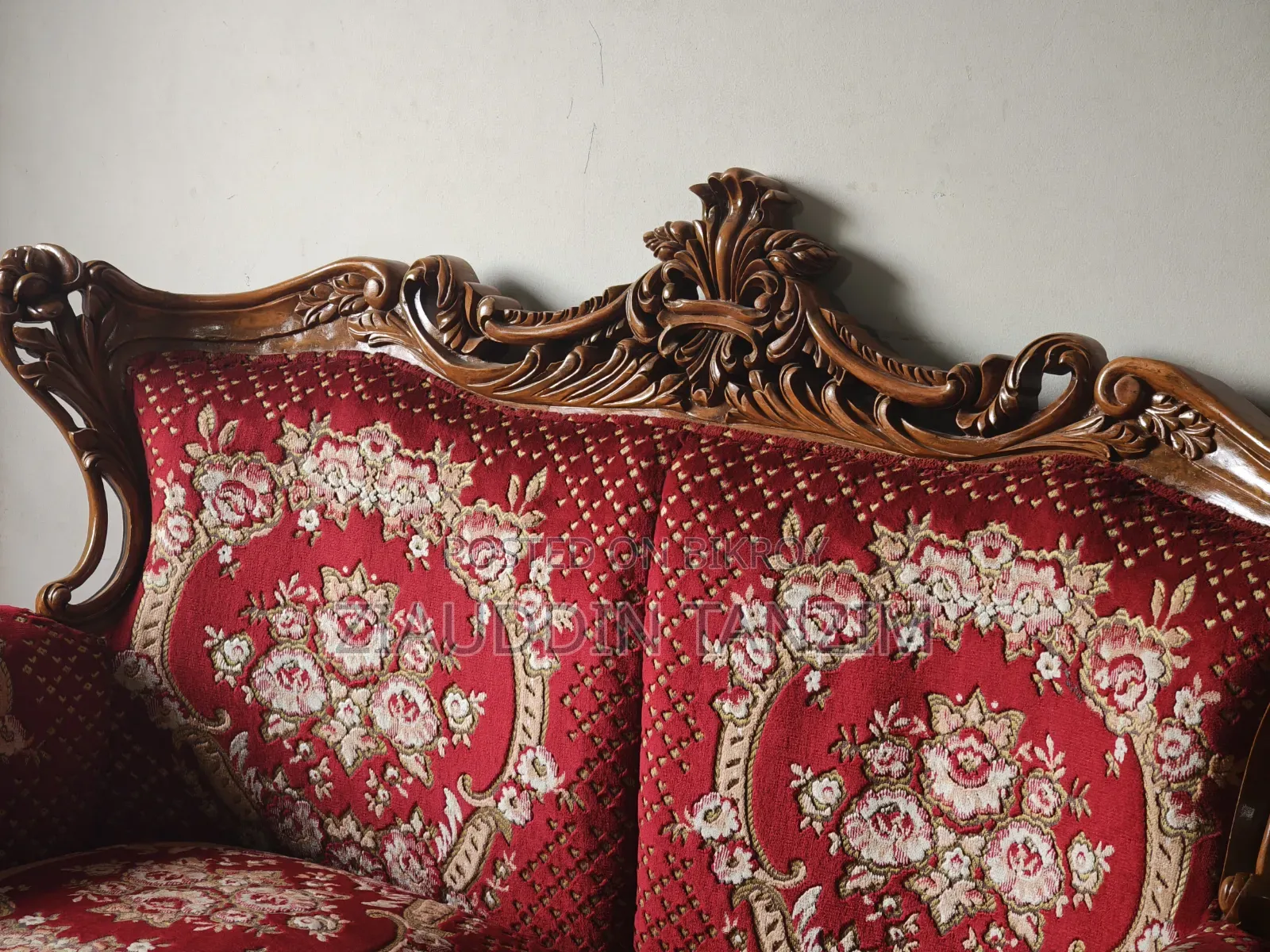Gorgeous Teak Wood Sofa Set