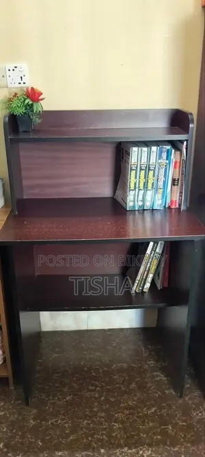 পড়ার টেবিল টা বিক্রি করা হবে