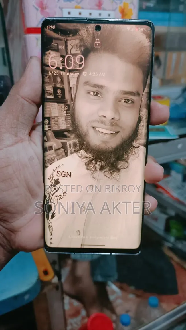 শার্প একুয়োস আর৭ ২৫৬ জিবি সিলভার