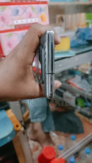শার্প একুয়োস আর৭ ২৫৬ জিবি সিলভার