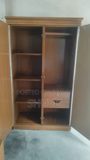 কানাডিয়ান প্রসেস উড আলমারি