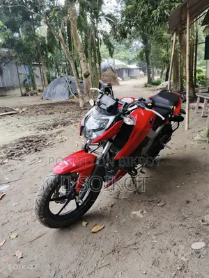 TVS Apache 160 4V 2022 লাল