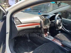 Toyota Premio 2012 Orange