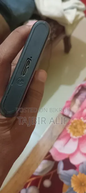 ৫০০ জিবি হার্ড ডিস্ক এনক্লোজারসহ