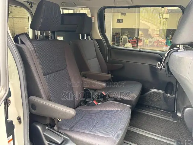 Toyota Noah 2021 Pearl