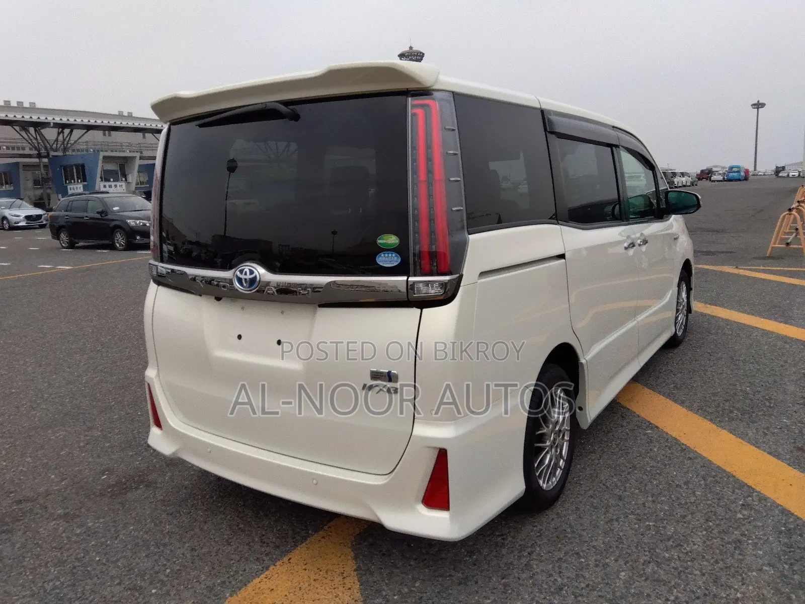 Toyota Noah 2021 Pearl