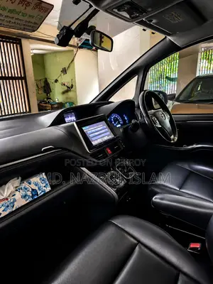 Toyota Esquire 1.8 FWD Hybrid (7 Seater) 2015 Black