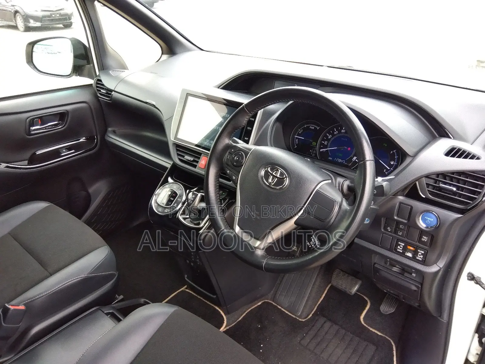 Toyota Noah 2021 Pearl