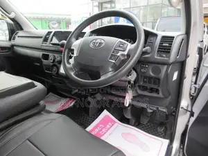 Toyota HiAce 2021 Silver