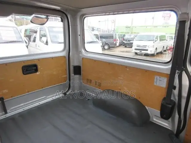 Toyota HiAce 2021 Silver