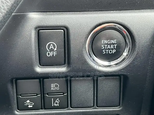 Toyota Noah 2021 Silver