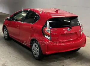 টয়োটা অ্যাকুয়া ২০১৯ লাল