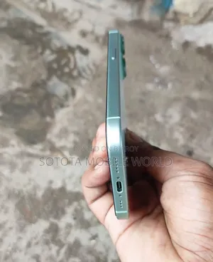 Apple iPhone 15 256 GB Green