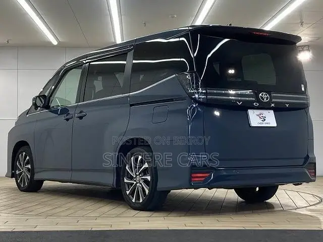 Toyota Voxy 2022 Gray